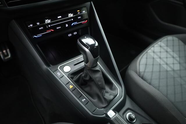 Volkswagen POLO 1.0 TSI R-Line Edition | Dig. Cockpit | Adapt. Cruise | Keyless | Camera | Apple CarPlay & Android Auto | PDC V+A