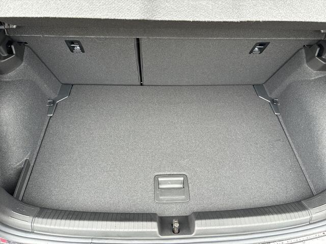 Volkswagen POLO Life Edition 1.0 TSI 95 pK 5 versn. Hand · Achteruitrijcamera · regensensor · Voorraad OUTLET ·