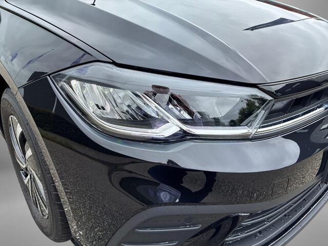 Volkswagen POLO Life Edition 1.0 TSI 95 pK 5 versn. Hand · Achteruitrijcamera · regensensor · Voorraad OUTLET ·