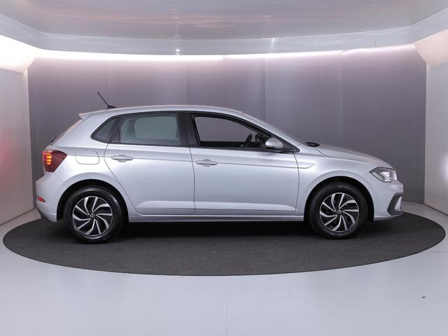Volkswagen POLO 1.0 TSI Life 95pk Parksensors| 15'LM-velgen| airco |