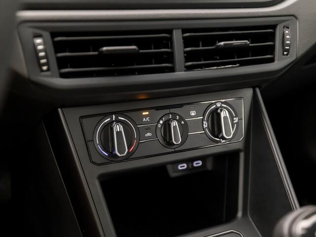 Volkswagen POLO 1.0 Sportline (VIRTUAL COCKPIT, APPLE CARPLAY, CRUISE, SPORTSTOELEN, LANE ASSIST, NIEUWE APK, NIEUWSTAAT)