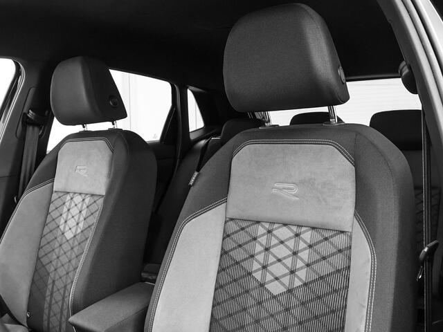 Volkswagen POLO 1.0 TSI 110pk DSG R-Line · Camera · Matrix LED · Stoelverwarming · Apple/Android Car Play · Sportstoelen · 16"Velgen · Stoelverwarming ·