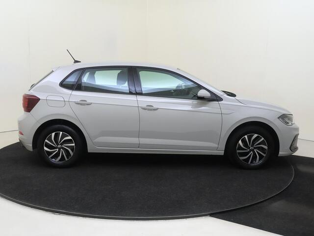 Volkswagen POLO 1.0 TSI Life | CarPlay | Parkeersensoren | Adaptieve cruise control | Airco | DAB radio | Bluetooth |