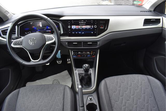 Volkswagen POLO 1.0 TSI Move 95pk Camera, Carplay, Stoelverwarming, DAB, PDC v+a