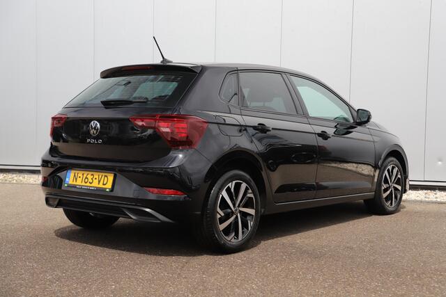 Volkswagen POLO 1.0 TSI Life Virtual 16 inch LMV Parkeersensor Carplay & Android Navigatie Adaptive Cruise Donkere Ramen