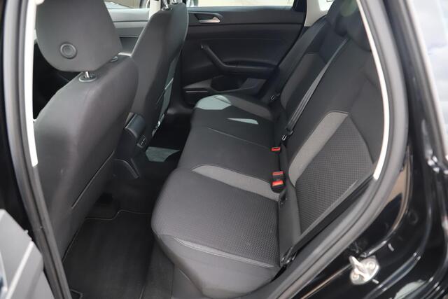 Volkswagen POLO 1.0 TSI Life Virtual 16 inch LMV Parkeersensor Carplay & Android Navigatie Adaptive Cruise Donkere Ramen