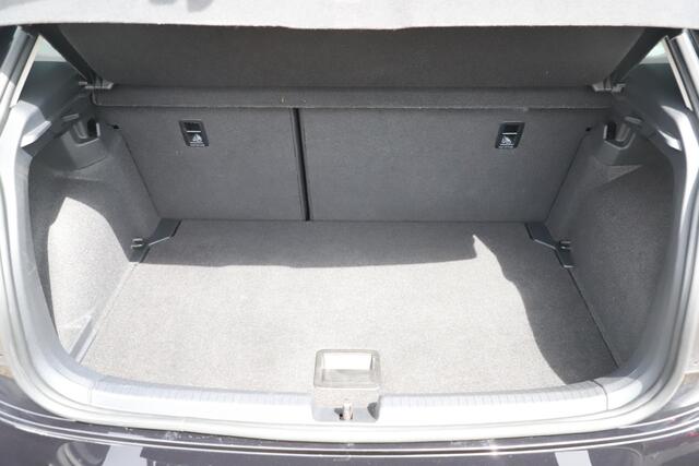 Volkswagen POLO 1.0 TSI Life Virtual 16 inch LMV Parkeersensor Carplay & Android Navigatie Adaptive Cruise Donkere Ramen