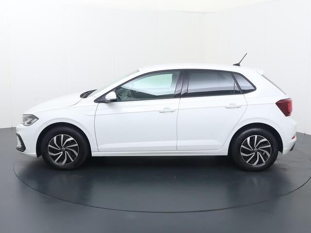 Volkswagen POLO 1.0 TSI Life | 95 PK | Adaptive Cruise Control | Navigatiesysteem | Parkeersensoren | Draadloze telefoonlader |