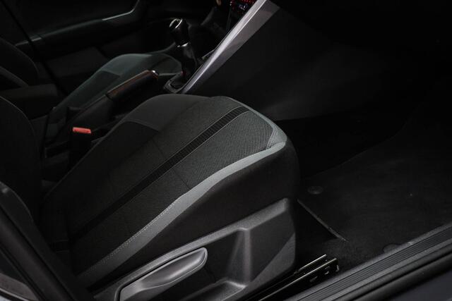 Volkswagen POLO 1.0 TSI Highline | WINTER / LICHT & ZICHT- PACK | STOELVERWARMING | TREKHAAK | 18"