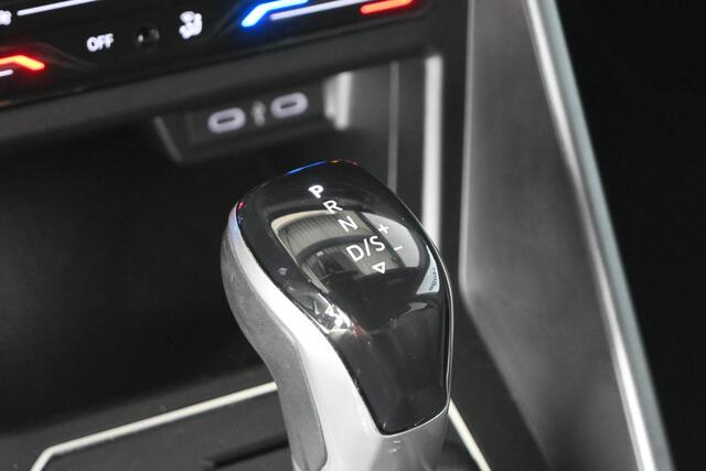 Volkswagen POLO 1.0 TSI R-Line Business Nieuw Model! Automaat Navigatie Carplay Virtual LED Rijklaarprijs! Inruil Mogelijk!