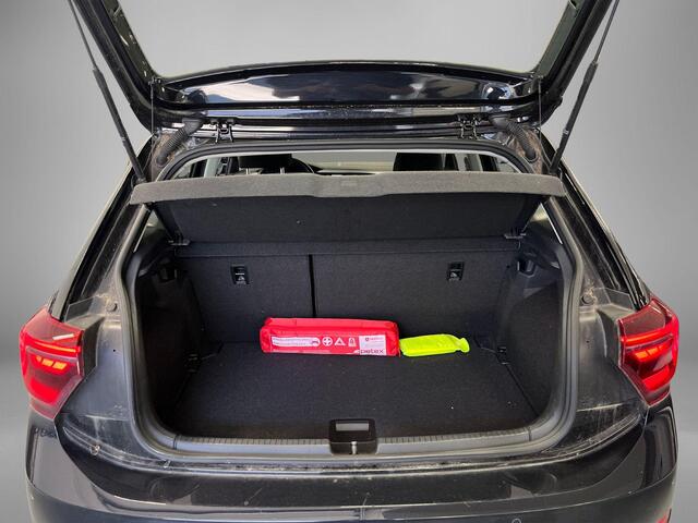 Volkswagen POLO 1.0 TSI 110pk DSG Style · Camera · Stoelverwarming · Apple/Android Car Play · P-Sensoren · IQ.Light · 16'' Inch ·