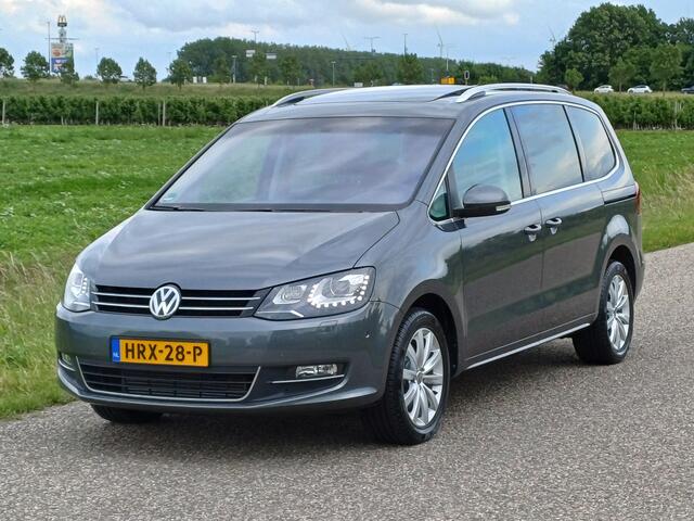 Volkswagen SHARAN 2.0 TSI Highline 7 Pers. /Nieuwstaat!/Trekh/Pano/Navi/Camera/