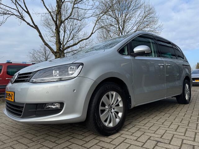 Volkswagen SHARAN EXCLUSIVE SERIES 7 PESOONS | Navi | Stoelverw. | Achter rij camera |