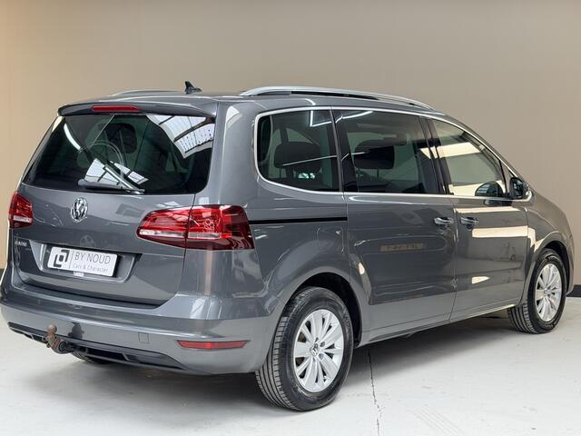 Volkswagen SHARAN 2.0 TDI Comfortline, 150Pk, 2017, 2de eigenaar, 7 Persoons, Panoramadak, Trekhaak, Navigatie, DAB radio, Parkeersensoren, Navigatie, Stoelverwarming, Climate control,