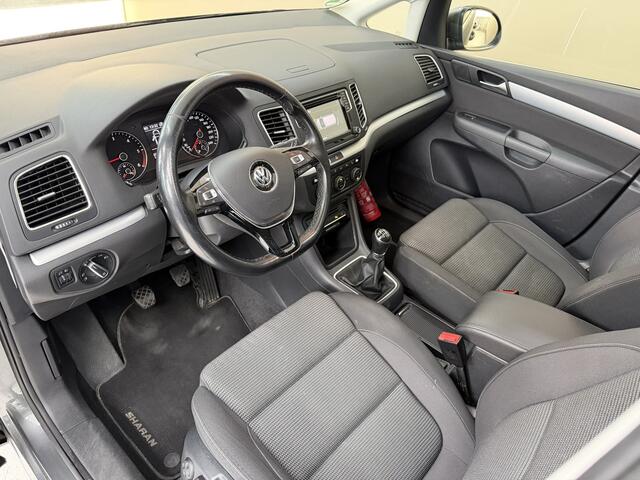 Volkswagen SHARAN 2.0 TDI Comfortline, 150Pk, 2017, 2de eigenaar, 7 Persoons, Panoramadak, Trekhaak, Navigatie, DAB radio, Parkeersensoren, Navigatie, Stoelverwarming, Climate control,
