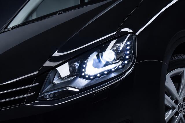 Volkswagen SHARAN 1.4 TSI 150pk Automaat Exclusive Series 7-Pers. 1e Eig. Pano/Carplay/Trekhaak/Camera/Standkachel/Keyless/Led/Leer/Dynaudio