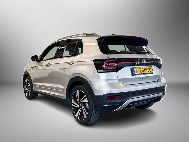 Volkswagen T-Cross 1.0 TSI 110pk R-Line / Adaptive Cruise Control / 18 inch lichtmetaal / Navigatie / Climatronic
