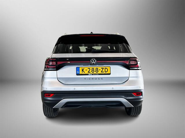 Volkswagen T-Cross 1.0 TSI 110pk R-Line / Adaptive Cruise Control / 18 inch lichtmetaal / Navigatie / Climatronic