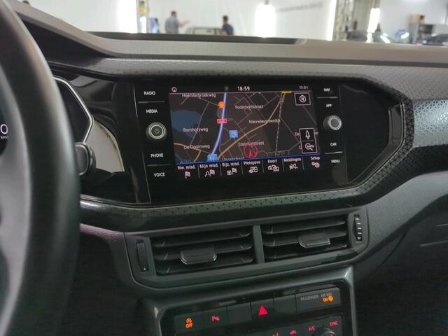 Volkswagen T-Cross 1.0 TSI Style / Digitaal dashboard / Navigatie / Camera / Climate controle / Parkeersensoren V+A /