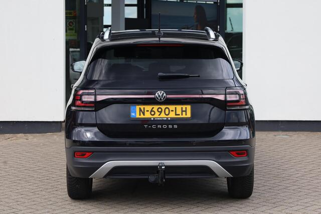 Volkswagen T-Cross 1.0 TSI Style 110PK / 81kW DSG, 60 maanden / max 100.000km garantie, navigatie, 2-zone climatronic, verwarmbare voorstoelen, parkeersensoren voor en achter (pdc), lane assist, multifunctioneel lederen stuurwiel, LED koplampen, 17" LMV, privacy glas, DAB+,
