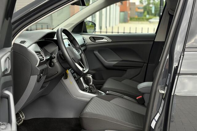 Volkswagen T-Cross 1.0 TSI Life 110pk - LED - Navi - Stoelverwarming - PDC - Rijklaar