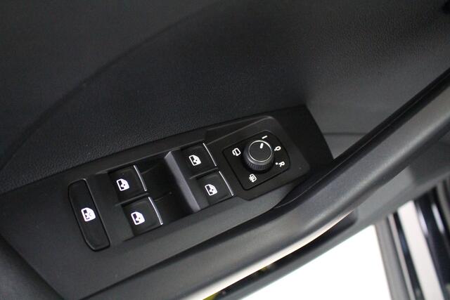 Volkswagen T-Cross 1.0 TSI 110PK Style DSG Navigatie | Stoelverwarming | Parkeercamera | Climate Control