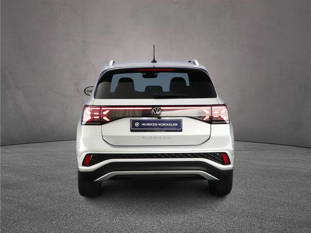 Volkswagen T-Cross R-Line 1.0 TSI 115pk DSG Automaat Adaptive cruise control, Navigatie, Achteruitrijcamera, Stoelverwarming, Airco, DAB, Radio, App connect, LED verlichting