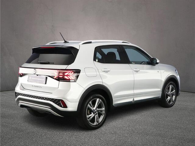 Volkswagen T-Cross R-Line 1.0 TSI 115pk DSG Automaat Adaptive cruise control, Navigatie, Achteruitrijcamera, Stoelverwarming, Airco, DAB, Radio, App connect, LED verlichting