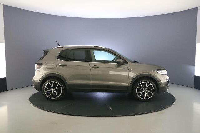 Volkswagen T-Cross Style 1.0 TSI 115pk Trekhaak, Adaptive cruise control, Achteruitrijcamera, Navigatie, Parkeersensoren, LED koplampen, Parkeer assistent