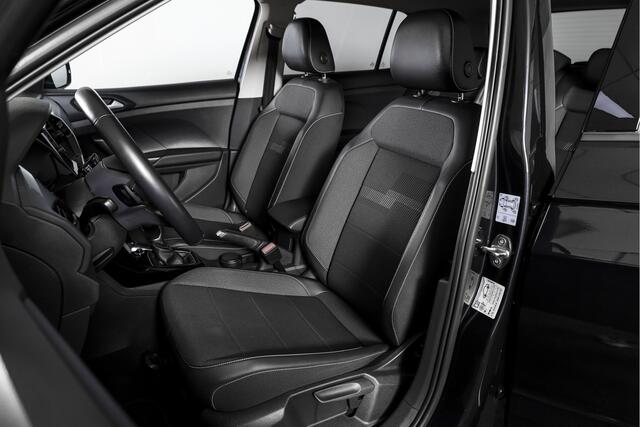 Volkswagen T-Cross 1.0 TSI Life 110 PK - Automaat | Adapt. Cruise | Stoelverw. | PDC | App. Connect | ECC | DAB | LM 17" | Trekhaak |