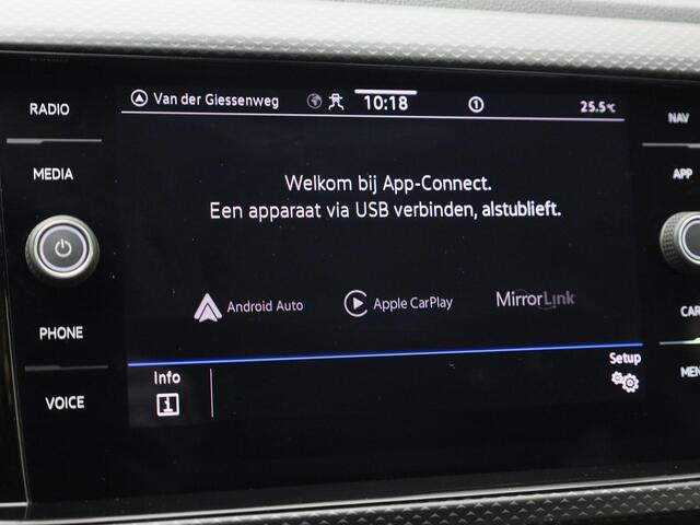 Volkswagen T-Cross 1.0TSI/95PK Life · Navigatie · App connect · Parkeersensoren