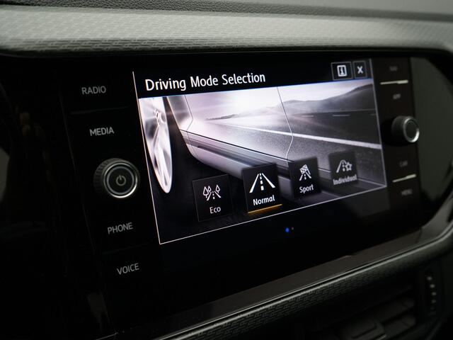 Volkswagen T-Cross 1.0 TSI 115 pk DSG Style Business R / R-Line | Trekhaak | Beats | Navigatie | Adaptive Cruise