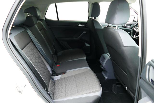 Volkswagen T-Cross 1.5 150pk TSI Style. Virt Cockpit, Navi, Camera, Clima, Adap Cruise, Haak 1200kg