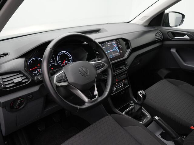 Volkswagen T-Cross 1.0 TSI 95 pk Life Business | Parkeersensoren voor/achter | Adaptive Cruise Control | Navigatie | 16 inch | DAB