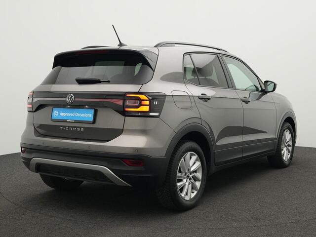 Volkswagen T-Cross 1.0 TSI 95 pk Life Business | Parkeersensoren voor/achter | Adaptive Cruise Control | Navigatie | 16 inch | DAB