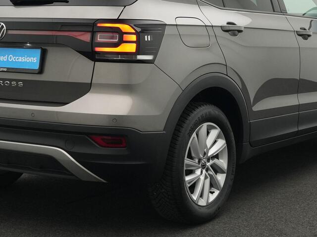 Volkswagen T-Cross 1.0 TSI 95 pk Life Business | Parkeersensoren voor/achter | Adaptive Cruise Control | Navigatie | 16 inch | DAB