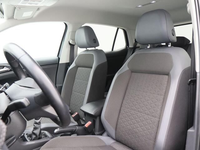 Volkswagen T-Cross 1.0 TSi 110 Pk Style | Adaptive Cruise | Camera | Full LED | Parkeersensoren | Carplay | Digitaal Dashboard | Privacy Glass | Climate Control | 17 Inch | 44.836 Km!!