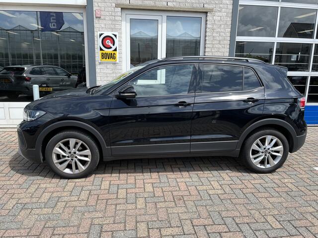 Volkswagen T-Cross 1.0 TSI Life Edition / AUTOMAAT/ GARANTIE TM 10-2028/ KEYLESS/ ADAPT. CRUISE/ LED/ 17" LMV/ APP-CONNECT/ PARK. SENSOREN + CAMERA/ AIRCO/ DAB/ LEDER STUUR