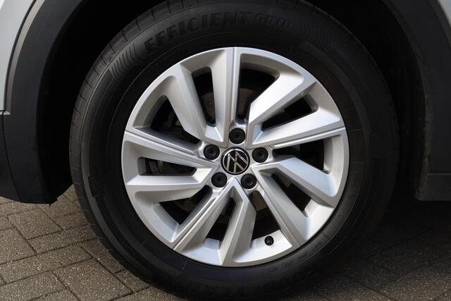 Volkswagen T-Cross 1.0 TSI Life trekhaak camera privacy glas climatronic stoelverwarming pdc voor en achter dealer onderhouden acc adaptieve cruise control