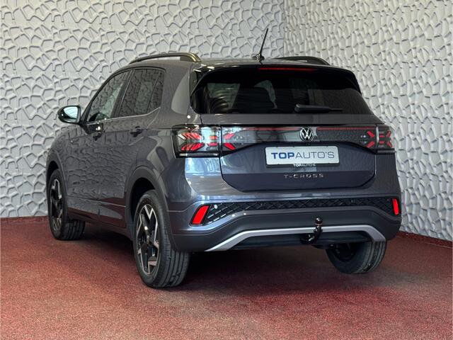 Volkswagen T-Cross 1.5 TSI 150PK R-LINE EDITION TREKHAAK LED KEYLESS LMV IQ CAMERA STOELVERW ?2025? "Volkswagen rijden begint bij Topautos.nl - 75 topmodellen direct op voorraad!"