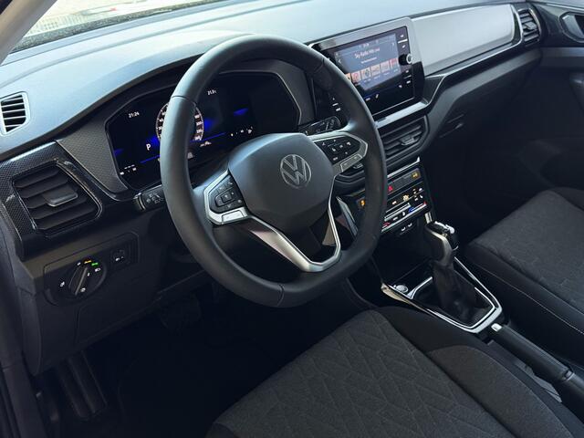 Volkswagen T-Cross DE VERNIEUWDE T-CROSS 116PK 17''LMV TREKHAAK CAMERA VIR.COCKPIT STOELVERW. ADAP.CRUISE LMV CARPLAY 2025 "Volkswagen rijden begint bij Topautos.nl - 75 topmodellen direct op voorraad!"