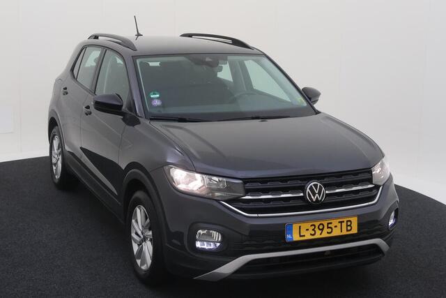 Volkswagen T-Cross 1.0 TSI Life / Navigatie / Climate controle / Camera / Parkeersensoren / Lichtmetaal 16 inch / Stoel verwarming /
