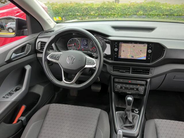 Volkswagen T-Cross 1.0 TSI Life / Navigatie / Climate controle / Camera / Parkeersensoren / Lichtmetaal 16 inch / Stoel verwarming /