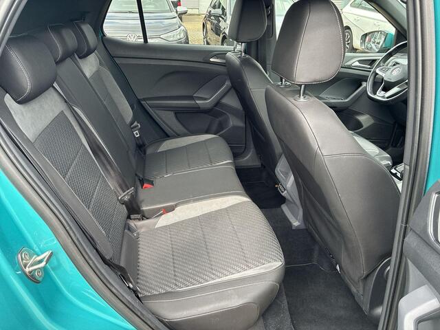 Volkswagen T-Cross 1.0 TSI 115pk DSG R-line · Apple/Android Car Play · Keyless · Trekhaak · Alarm Klasse III · Virtual Cockpit · 18'' Inch ·