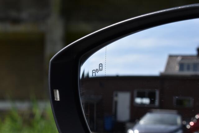 Volkswagen T-Cross 1.0 TSI LIFE CARPLAY/ACC/NAVI