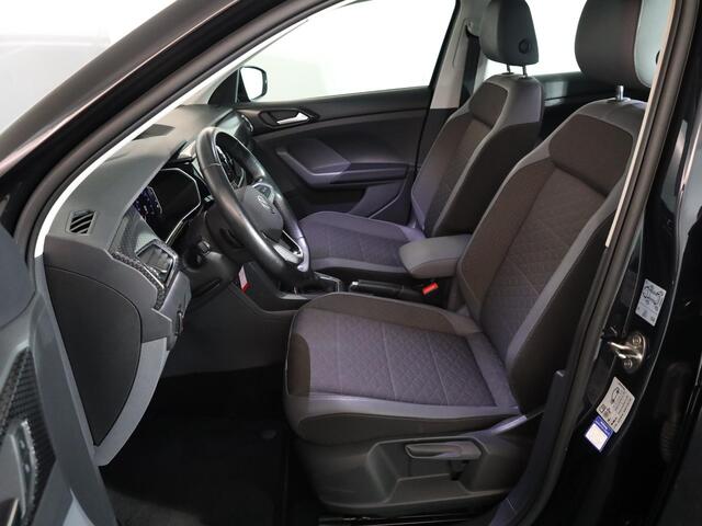 Volkswagen T-Cross 1.0 TSI Style 110 pk Automaat (DSG) | Navigatie | Parkeersensoren | Adaptieve cruise control | Stoelverwarming | Apple Carplay/Android Auto | Voll. digitaal instrumentenpaneel |