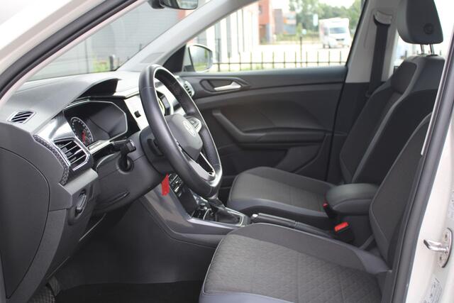 Volkswagen T-Cross 1.0 TSI Style 110pk - ACC - LED - Carplay - Camera - Stoelverwarming - Rijklaar