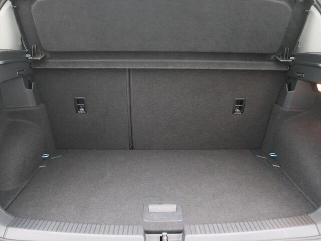 Volkswagen T-Cross 1.5 TSI Style 150PK DSG Adaptieve Cruise Controle, Achteruitrijcamera, LED koplampen, Side Assist, Stoelverwarming, Navi, Elektr. Inkl. Buitenspiegels, 17" LM Velgen