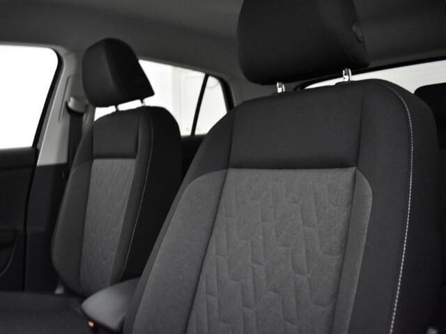 Volkswagen T-Cross Life Edition 1.0 TSI 95 pk 5 versn. Hand · Achteruitrijcamera · draadloze telefoonlader ·