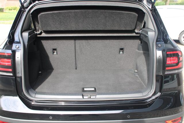 Volkswagen T-Cross 1.0 Virtual, Camera, Keyless, Adaptieve cruise, LED, Parksens. V en A, 18" LMV, Stoelverwarming